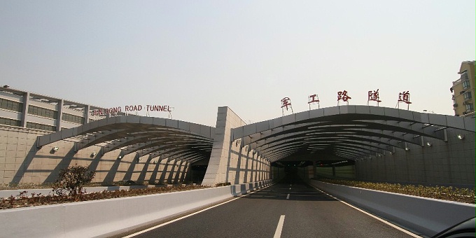 SMW construction method: Shanghai Military Industrial Road River tunnel