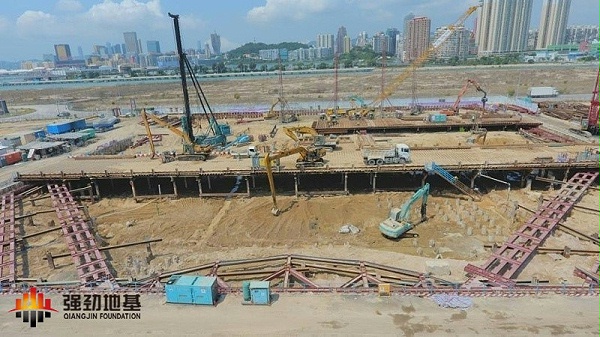 Construction site of steel support technology for prestressed fish-belly foundation pit