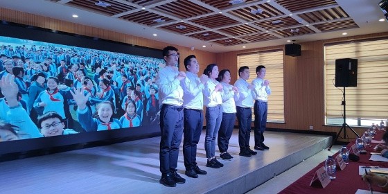 Shanghai strong participation in the town of outer gang staff talent contest