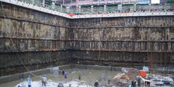 Several forms of retaining pile (wall) of foundation pit