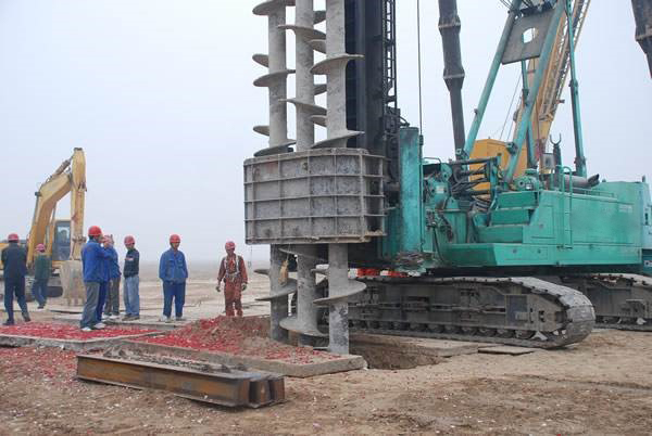 Triaxial cement mixing pile