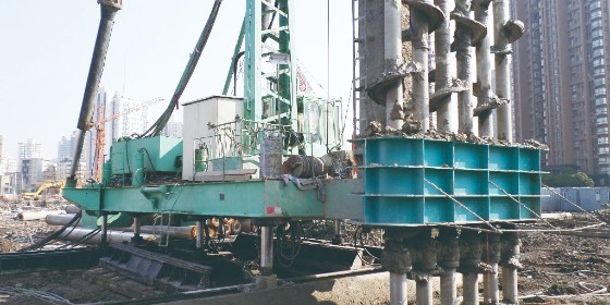 Construction technology of three-axis mixing pile