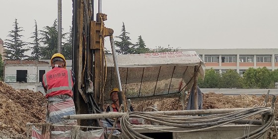 Construction procedure of high pressure rotary jet grouting pile